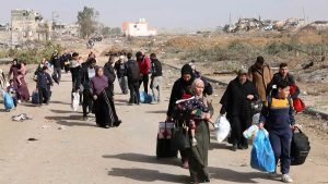 شاهد: سكان غزة يسلكون طريق النزوح نحو الجنوب في ثالث أيام الهدنة الهشة