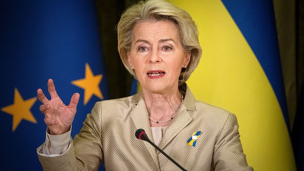 المفوضية الأوروبية تندد بـ”استغلال موسكو المخزي” للمهاجرين عند الحدود الروسية الفلندية