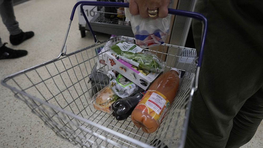 بريطانيا: التضخم يتراجع إلى أدنى مستوى منذ عامين، فهل سيخف الضغط الآن على رئيس الوزراء سوناك؟