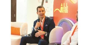 كتّاب ومدربون: الأهداف والقيادة فن المتميزين وتاريخ النجاح مولع بالصفوة