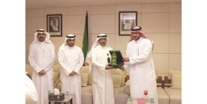 وكيل الشؤون ناقش مع وفد سعودي التوعوية المجتمعية بأهمية الجمعيات التعاونية