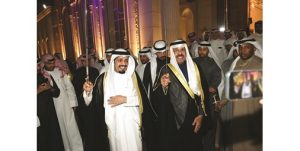 رئيس الوزراء يبارك العفو لأبناء مطير في حفل بديوان ماجد المطيري