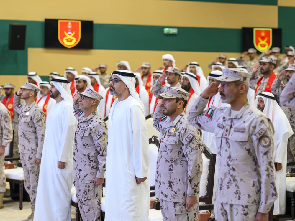 ولي عهد أبوظبي يشهد حفل اليوبيل الذهبي لمدرسة المشاة