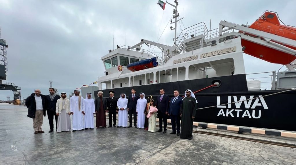 «موانئ أبوظبي» تدعم الشحن بكازاخستان عبر ناقلتي نفط