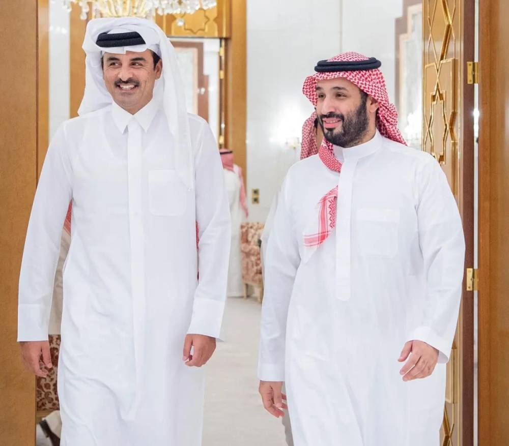 ولي العهد يبحث مع أمير قطر العلاقات وتطورات الأوضاع في غزة