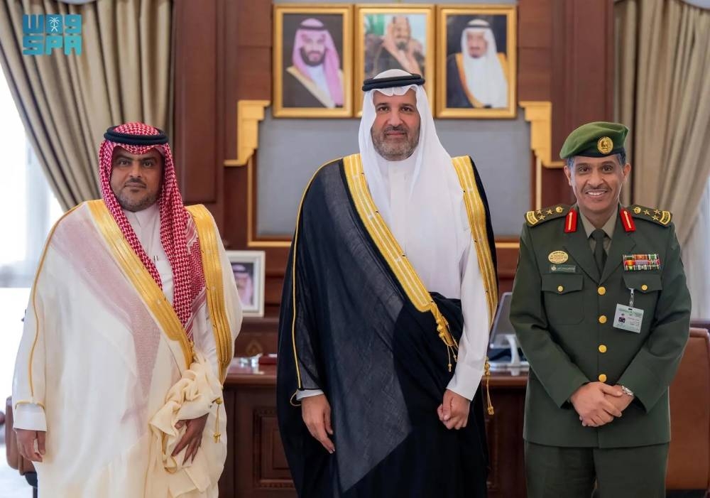 أمير المدينة لمدير الجوازات: عملكم خدمة للمواطنين والمقيمين وضيوف الرحمن