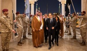 خالد بن سلمان يبحث العلاقات وتطورات المنطقة مع وزير القوات المسلحة الفرنسي