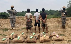 جازان: القبض على 3 مخالفين لنظام أمن الحدود لمحاولتهم تهريب 93 كغم من القات