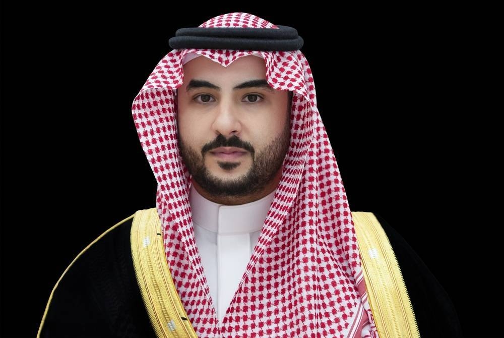 وزير الدفاع يؤكد لنظيره البريطاني أهمية الوقف الشامل للعمليات العسكرية في غزة