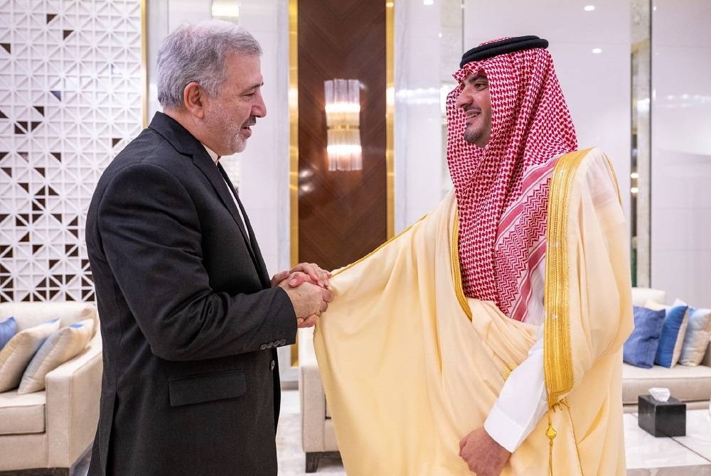 وزير الداخلية يبحث مع السفير الإيراني لدى السعودية الموضوعات المشتركة