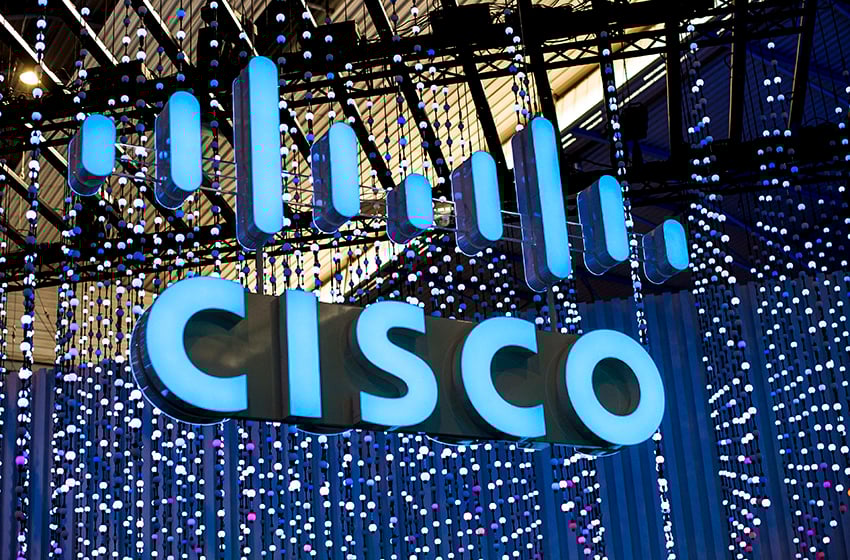 سيسكو تخفض توقعات الإيرادات للعام المالي الحالي