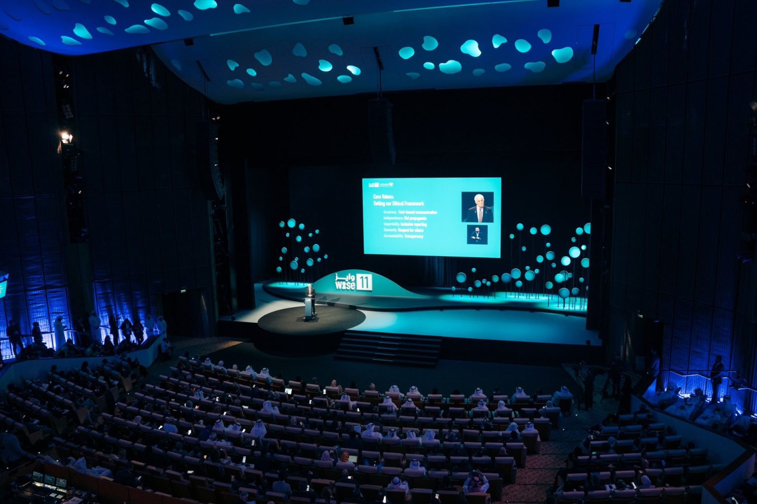 مشاركون بقمة وايز: “مخرجات مجهولة” للتعليم المدمج بتقنية الذكاء الاصطناعي