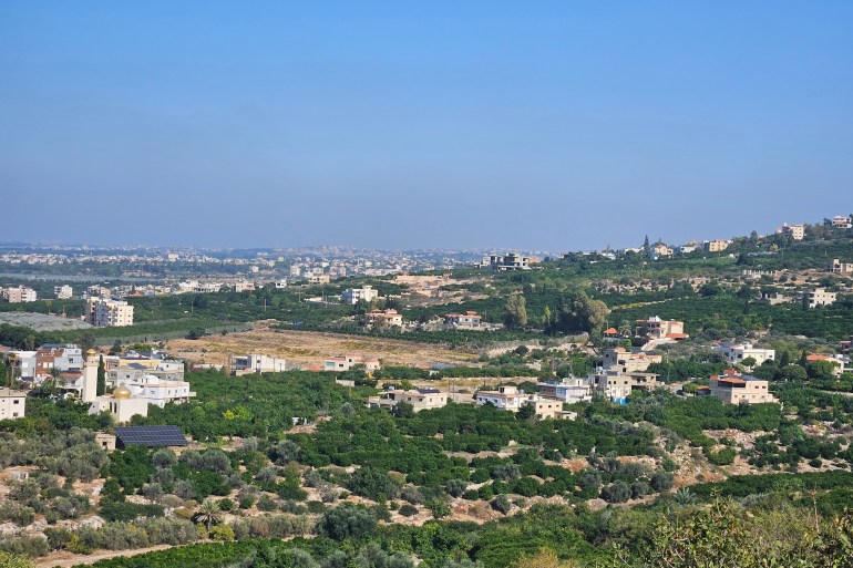 صور لقرى جنوب لبنان نزخ منها سكانها هربا من القصف الإسرائيلي