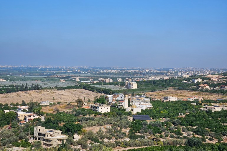 صور لقرى جنوب لبنان نزخ منها سكانها هربا من القصف الإسرائيلي