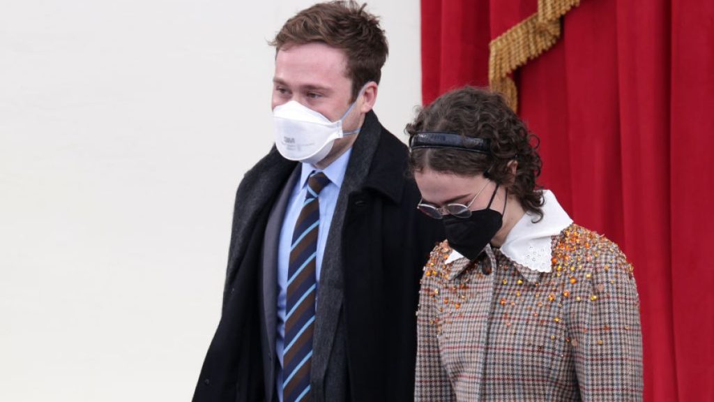 ابنة زوج كامالا هاريس تجمع الأموال لغزة