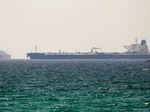 مصادر عسكرية أميركية: مسلحون احتجزوا ناقلة نفط إسرائيلية في خليج عدن