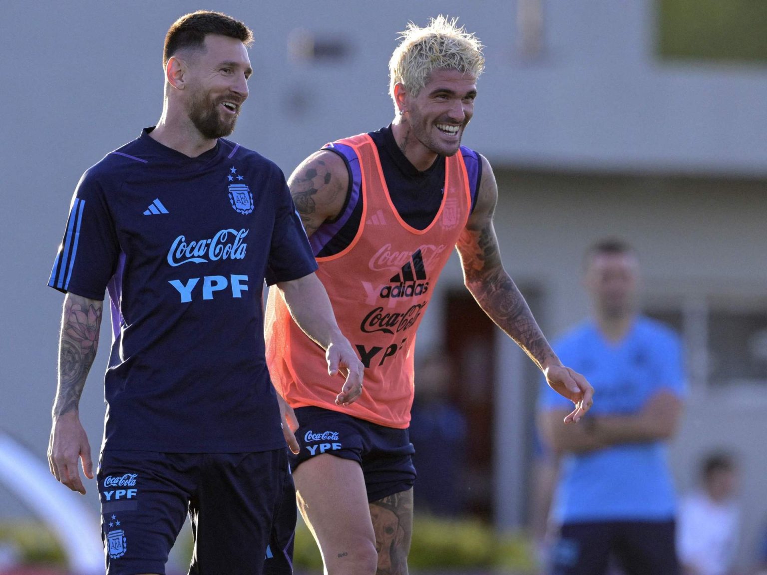 “خطوط ميسي الجوية”.. قفزة “البولغا” تشغل مواقع التواصل