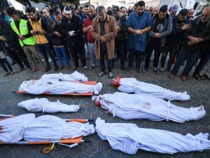 نائب فرنسي: إسرائيل تشن حربا استعمارية للقضاء على الفلسطينيين