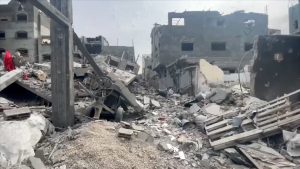 شاهد.. خراب واسع بمخيم الشاطئ في غزة جراء القصف الإسرائيلي