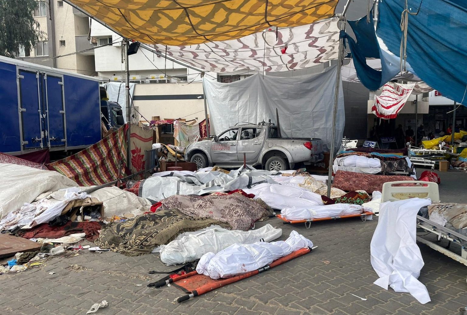 كيف تبرر إسرائيل استهداف المنشآت المدنية بغزة؟