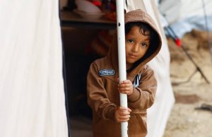 إسرائيل تقصف غزة براً وجواً وبحراً