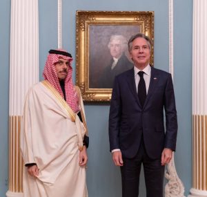 وزير الخارجية يلتقي نظيره الأمريكي ويؤكد أهمية اتخاذ الخطوات العاجلة لوقف إطلاق النار في غزة