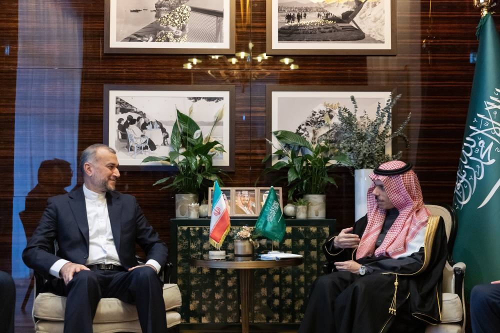 من جنيف.. وزير الخارجية يبحث مع نظيره الإيراني تطورات أوضاع غزة