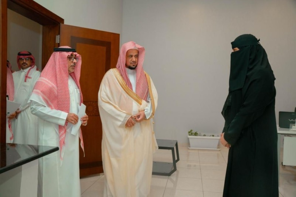 النائب العام يتفقد نيابة مكة المكرمة ويلتقي منسوبيها والمستفيدين منها