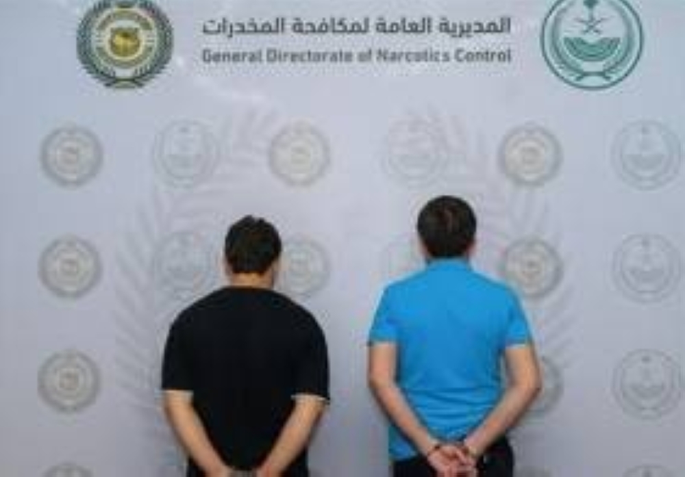 القبض على مقيمين لترويجهما 3.5 كيلوغرام من مادة الميثامفتامين بجدة