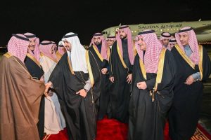 أمير تبوك يستقبل نائبه في مطار الأمير سلطان بن عبدالعزيز