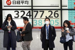 نيكاي يتعافى من أدنى مستوى في شهر