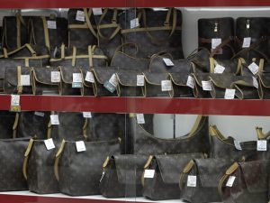 “إنتروبي”.. ذكاء اصطناعي يكشف حقائب الماركات المزيفة