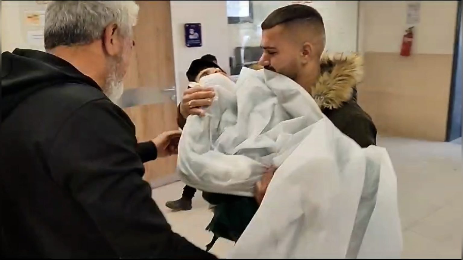 وفاة طفل واستهداف مرضى وخُدّج.. مستشفى جنين تحت الحصار