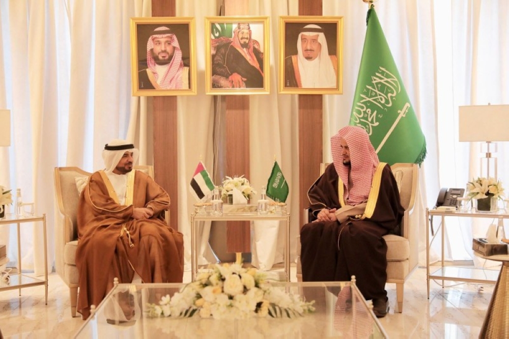 المعجب يستعرض تعزيز التعاون مع النائب العام لرأس الخيمة