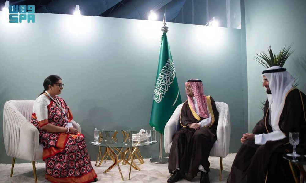سعود بن مشعل يلتقي وزيرة شؤون الأقليات وتنمية المرأة والطفل بجمهورية الهند