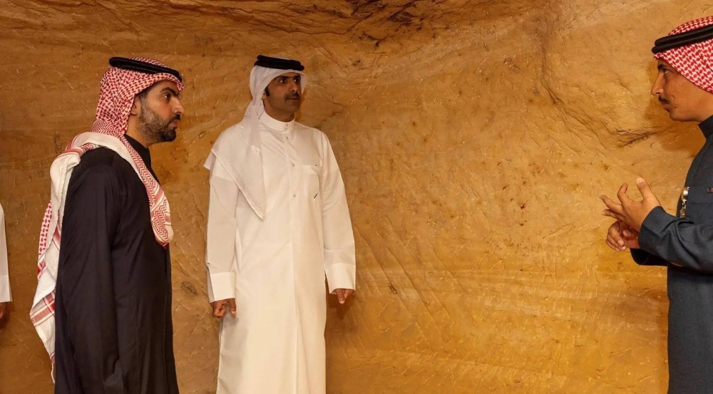 وزير الثقافة يُدشّن الرحلات الجوية المباشرة بين الدوحة والعُلا