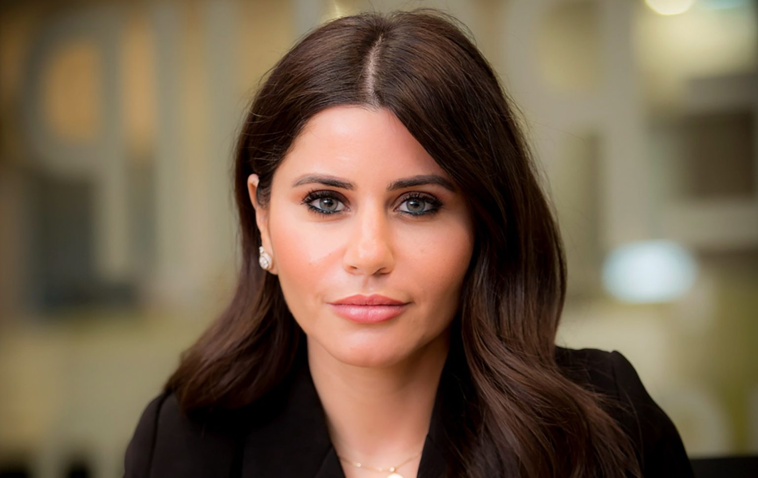 كيف تستخدم مديرة “مايكروسوفت” بقطر الذكاء الاصطناعي في عملها؟