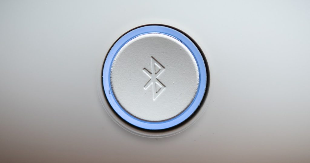 تقنية البلوتوث.. خيوط العنكبوت تربط الأجهزة بعضها ببعض