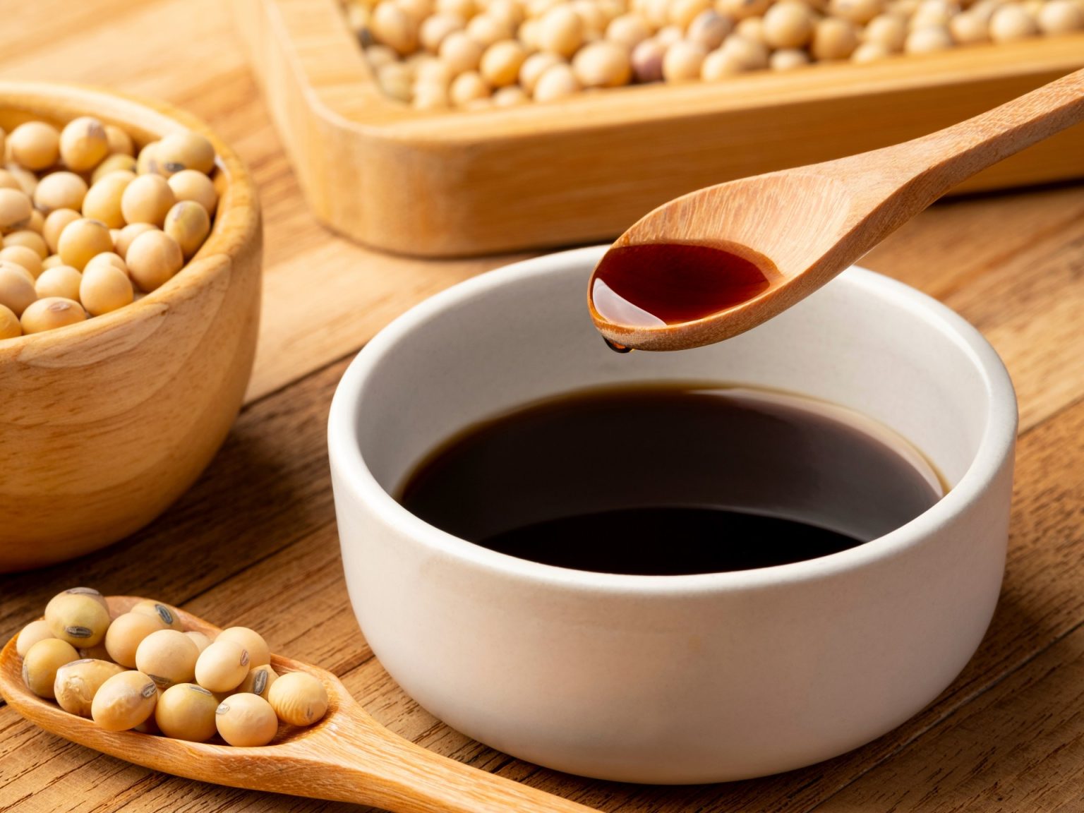 صلصة الصويا التي تجتاح أطعمة العالم.. فوائد ضئيلة لا تخلو من الضرر