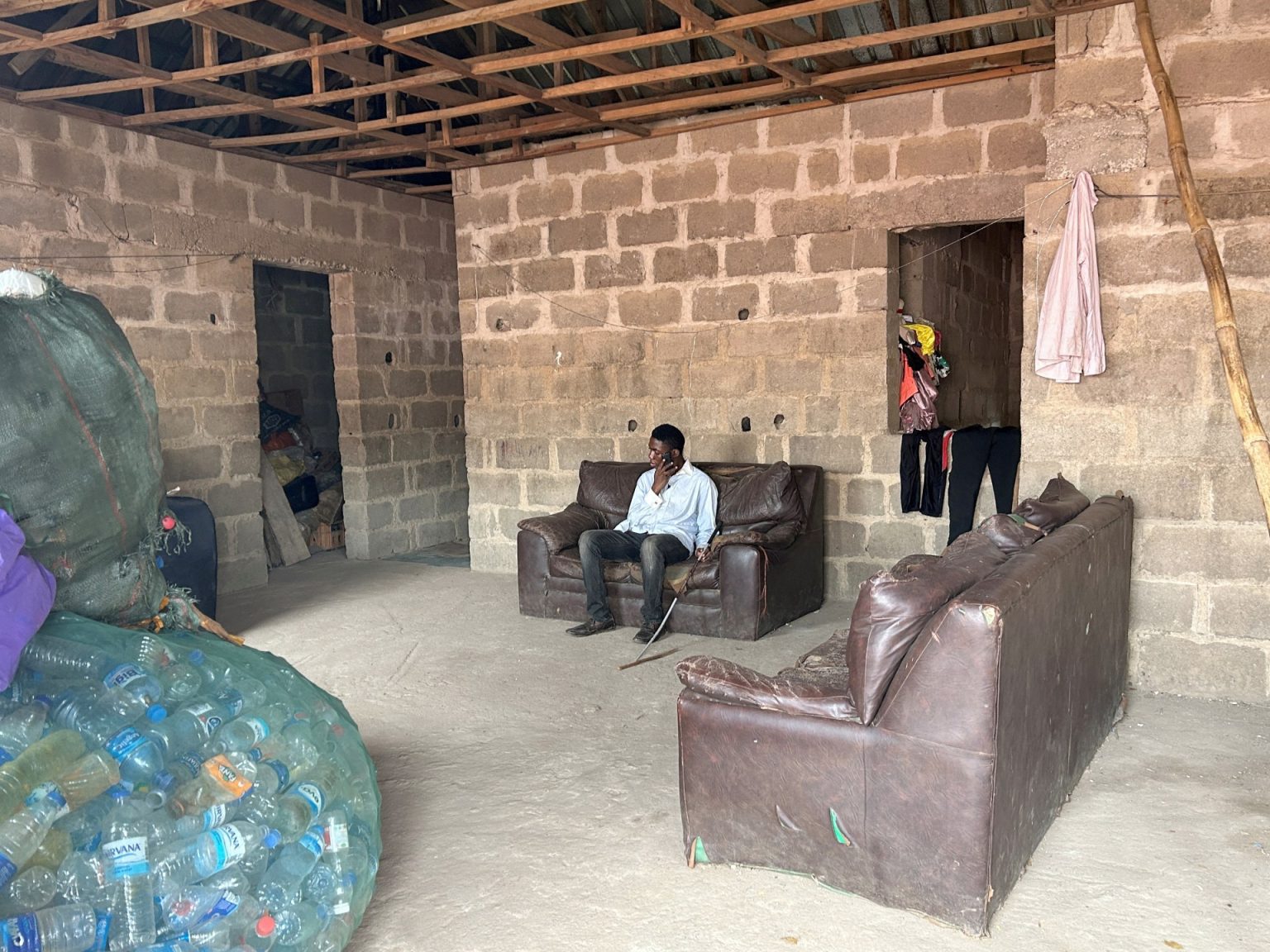 بالذكاء الاصطناعي هاتف يحل مشكلة غياب الإنترنت بالأماكن النائية