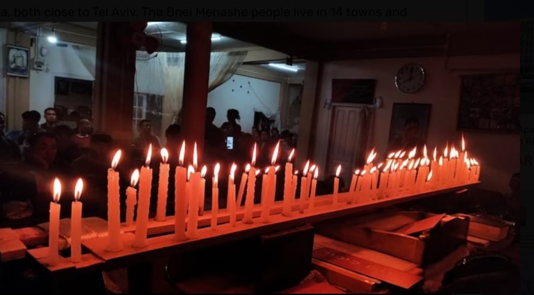 Bnei Menashe people at a special prayer session for the people of Israel after the deadly Hamas attack on October 7. (Image: Shavei Israel) سكان بني منشيه في جلسة صلاة خاصة لشعب إسرائيل بعد هجوم حماس المميت في 7 أكتوبر. (الصورة: Shavei Israel)