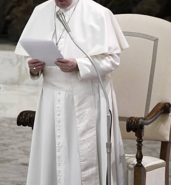 لماذا يدعو بابا الفاتيكان أوكرانيا إلى رفع الراية البيضاء ؟