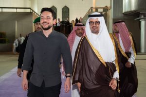ولي عهد الأردن يغادر جدة بعد أداء مناسك العمرة