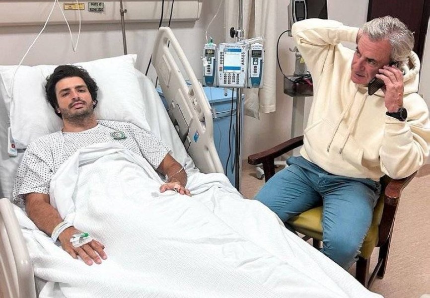 ساينز.. من غُرفة العمليات إلى منصة البطولات