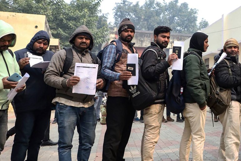 Indian workers align to submit registration forms as they seek employment in Israel during a recruitment drive at the Industrial Training Institute (ITI) in Lucknow, capital of India's Uttar Pradesh state on January 25, 2024. - Long lines of Indians queued on January 25, applying for jobs in Israel as recruiters seek to plug employment gaps with the conflict against Hamas in Gaza. (Photo by Naeem ANSARI / AFP)