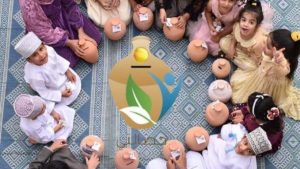 أطفال عمانيون يكسرون حصالاتهم لتقديم العون للمحتاجين في رمضان