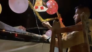 بيع الفوانيس.. مهنة رمضانية لم تختفِ في غزة رغم الحرب