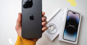 فجر جديد في عالم الهواتف المحمولة.. “آبل” تغير سياستها للمرة الأولى