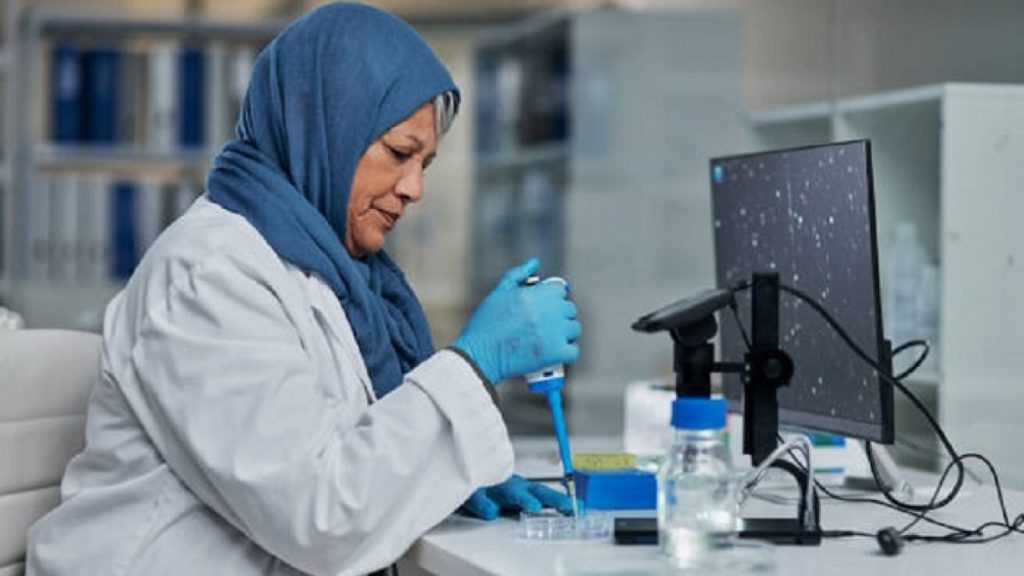 مطربٌ مصري ينكأ جراح البحث العلمي.. “الجزيرة نت” تستطلع مكمن الخلل؟