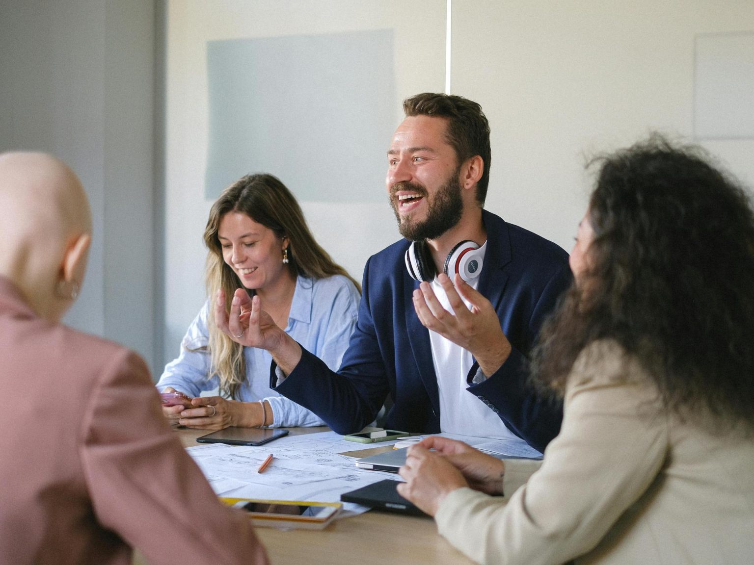 كيف تعبر عن اختلافك مع رئيسك في العمل بلباقة؟